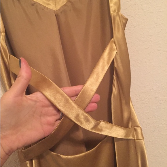 SOLD 😥 Gold Dress "How to Lose a Guy in 10 Days" - Picture 8 of 8