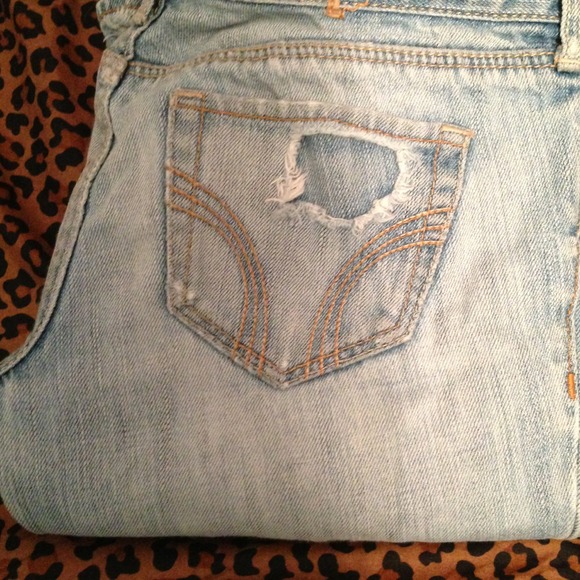 Hollister skinny destroyed jeans
