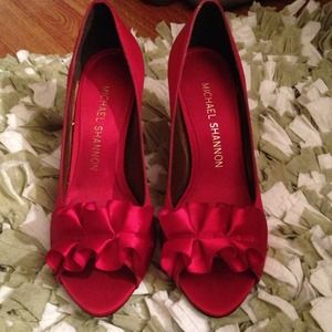 Michael Shannon red shoes