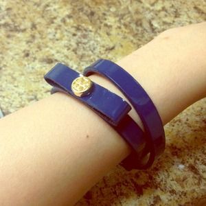 Tory Burch double wrap leather bow+logo bracelet
