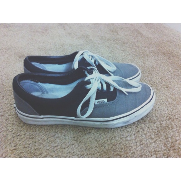 Traded • Vans Two-Toned Era Skate Shoes