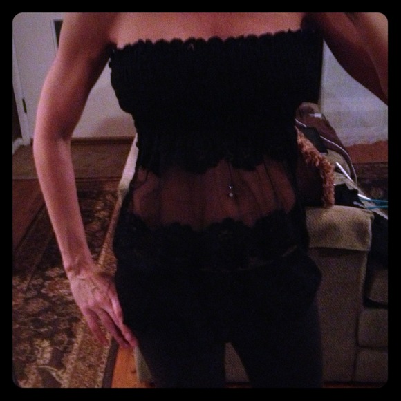 🚨TRADED🚨!!Hold til 5/3!! Sexy!!💗Strapless top