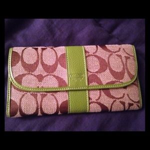 ⛔On hold for Dittobay⛔Authentic Coach Wallet