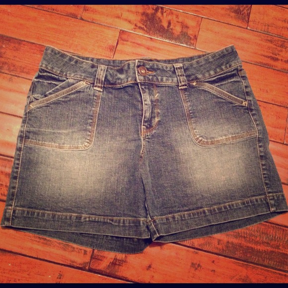 ✋SOLD BUNDLED✋Apt 9 Denim Shorts
