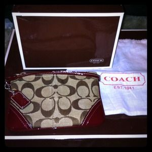 🌟REDUCED AGAIN🌟Authentic Coach wristlet