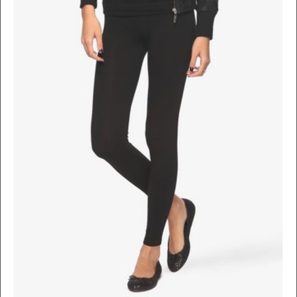 ❌SOLD❌Black Leggings