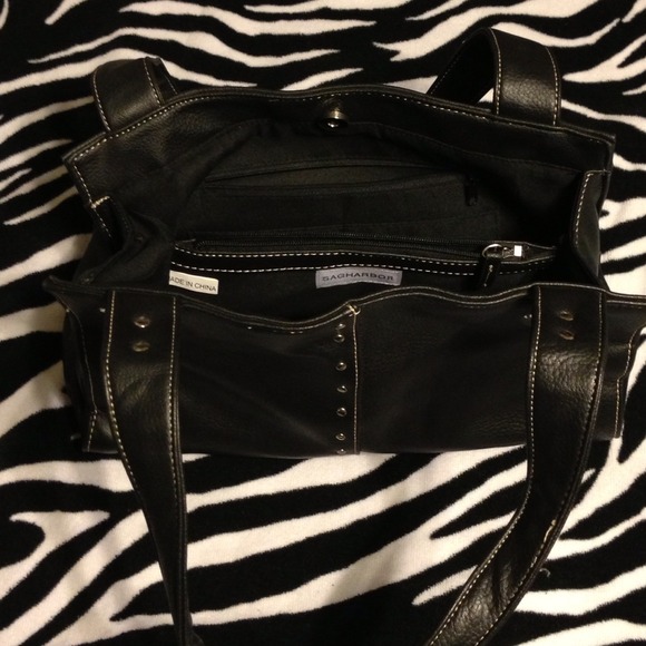 Black studded purse - Picture 2 of 2