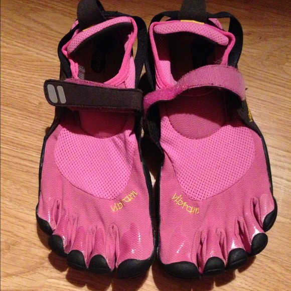 Vibram pink shoes