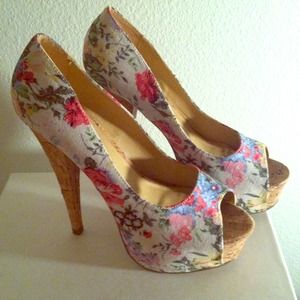 Floral women's peep toe shoe.
