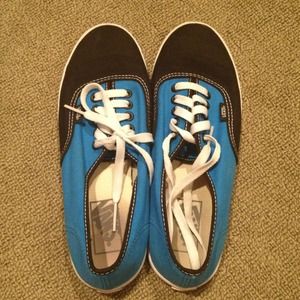 🌟 TRADED 🌟Blue/black vans