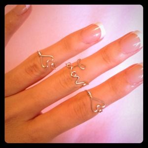 Set of 3 silver love heart knuckle midi rings