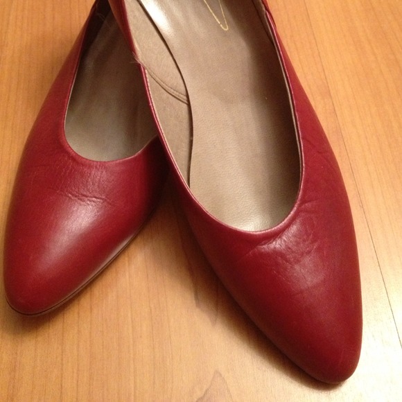 Vintage Red Heels - Picture 2 of 3