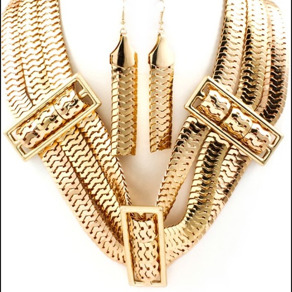 Gold Buckle Necklace - Picture 1 of 1