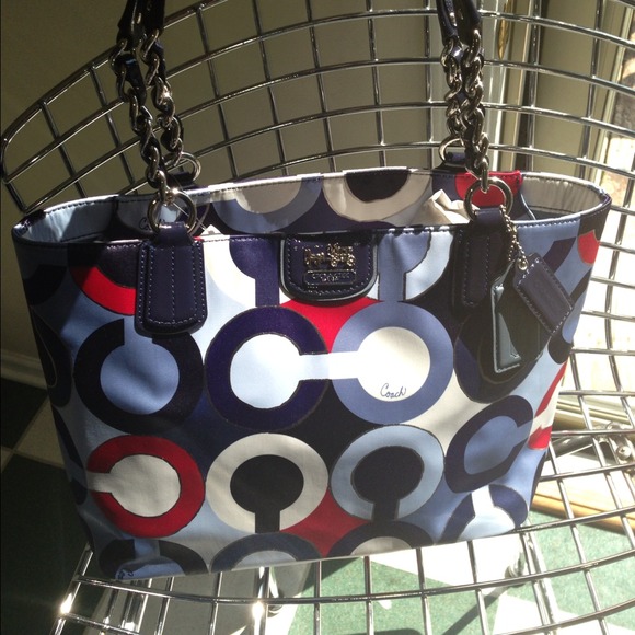 SOLD..Madison coach tote - Picture 1 of 4