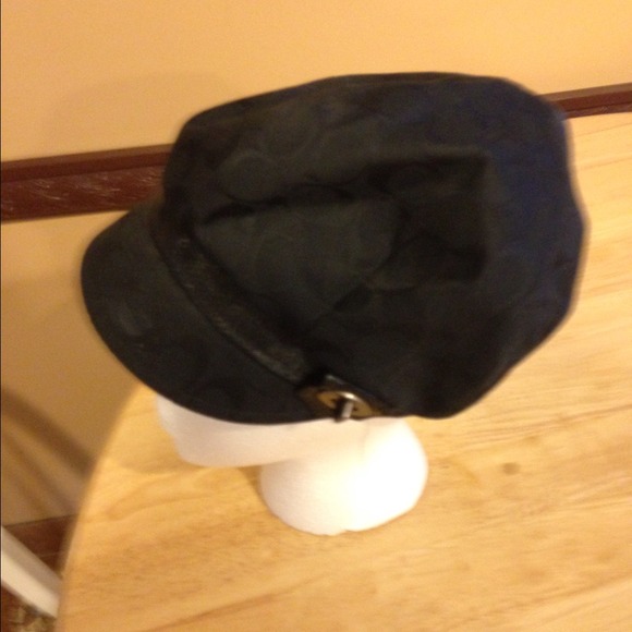 ***HOLD baker72360***+*Coach black hat - Picture 2 of 4