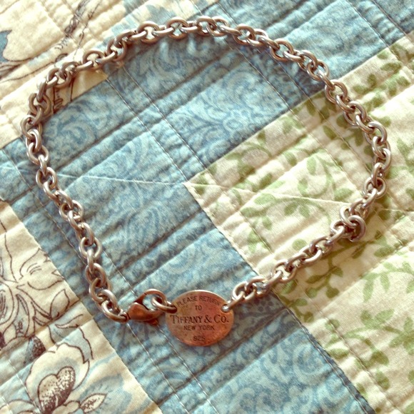****TRADED**** for headphones necklace & bracelet