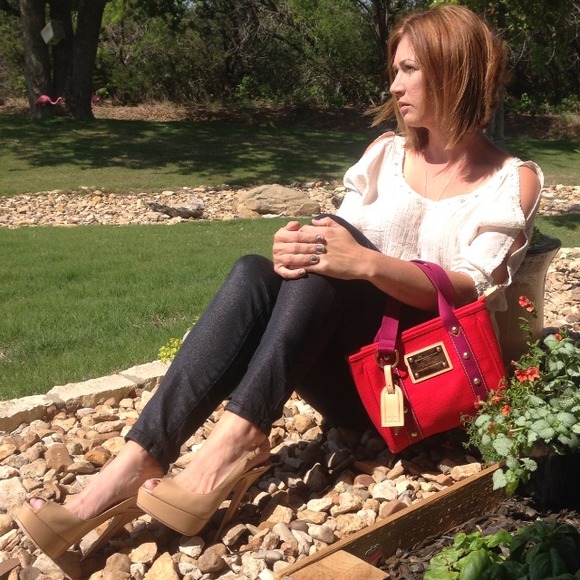 👄Meet Your Seller👄