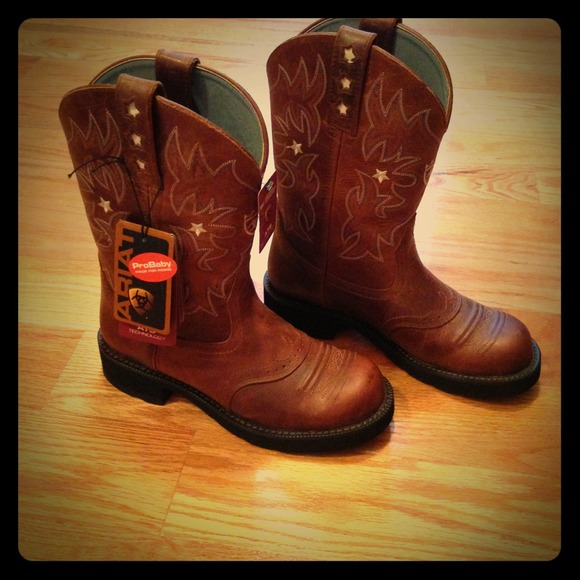 Ariat size 7 Women's Probaby Boots