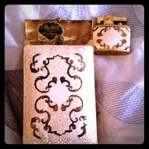 🌸Just lowered🌺Antique cigarette box with lighter