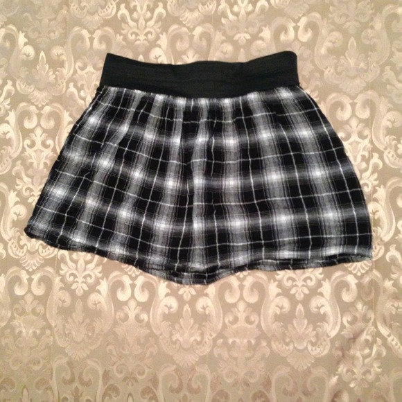 Dresses & Skirts - Plaid mini skirt