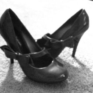 Gray delicious heels