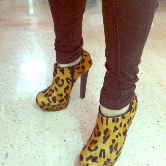 Never been worn so cute!