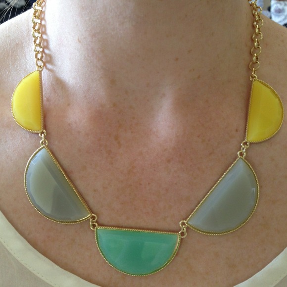 HOLD kareyg33 Crescent necklace