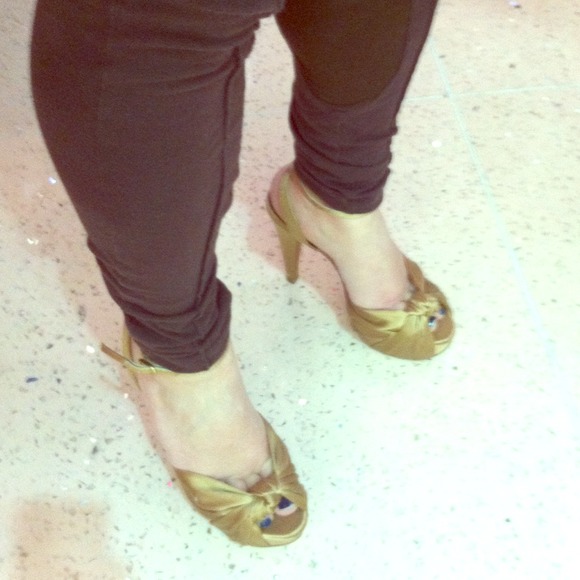 4in special occasion shoes gold!