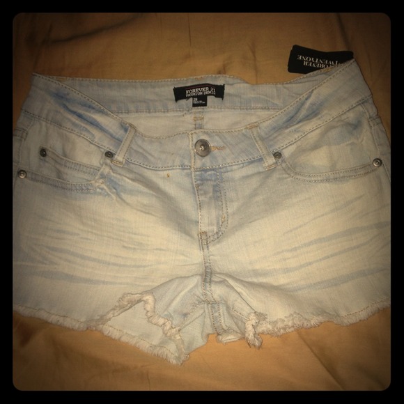 Bran new with tags forever 21 cut off jean shorts