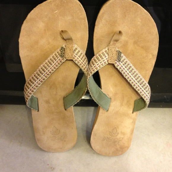 NEW Reef thongs flip flops