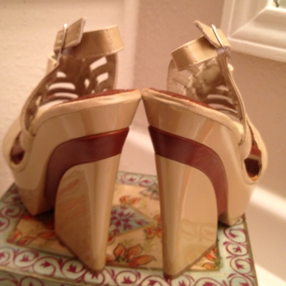 Vintage Inspired Kiss & Tell Platform Heels Sz10 - Picture 4 of 8