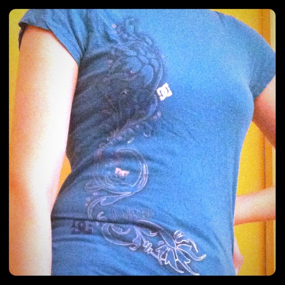 Turquoise DC shoes tee