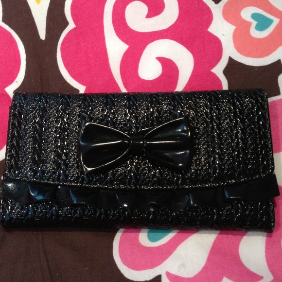 Black bow ruffle wallet!