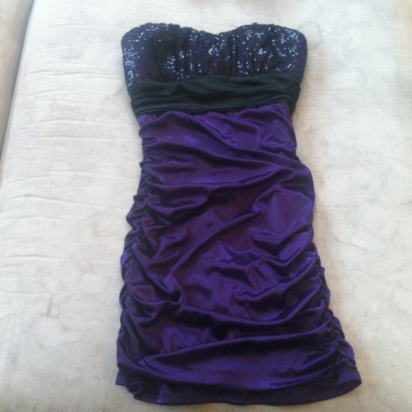 Dresses & Skirts - Purple and black sequin dress