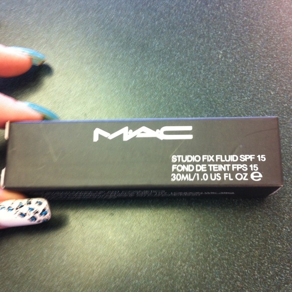Mac SPF 15 studio fix
