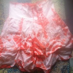 Very super cute skirt!