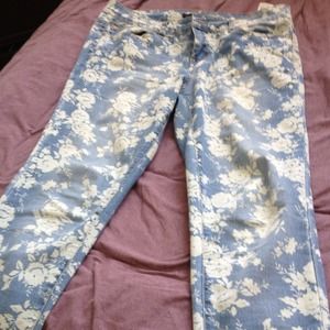 Floral stretch denim jeans