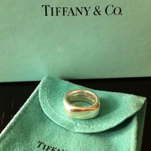 Tiffany & Co. 925 Cushion Square band ring