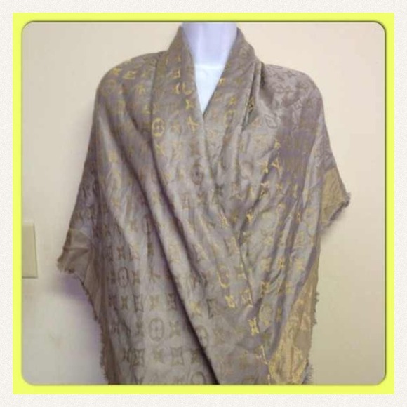 💔SOLD💔 Louis Vuitton Silk Scarf