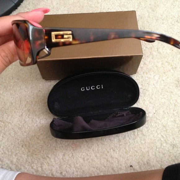 Authentic Vintage Gucci Glasses *No Damages* - Picture 2 of 3