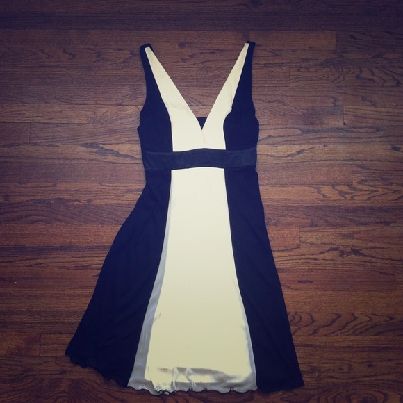 Dresses & Skirts - Black & White Cocktail Dress (L)
