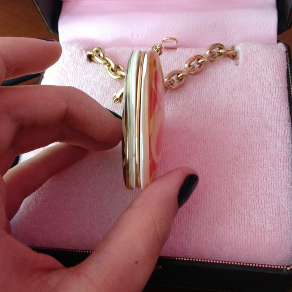 Juicy couture necklace ! Brand new - Picture 3 of 3