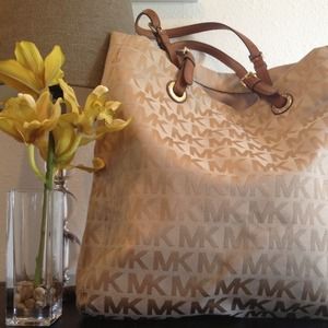 Michael Kors Signature Tote