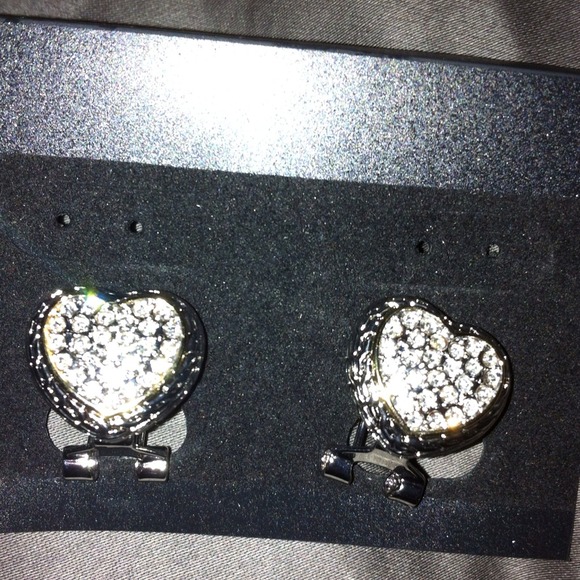 Costume jewelry- Silver earrings