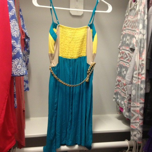 Color Block Dress - Picture 2 of 4