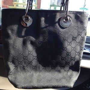 🔴Sold 🔴 Authentic Gucci Shopper Tote