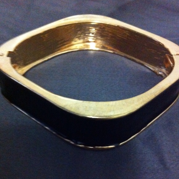 Costume jewelry- gold and black bracelet