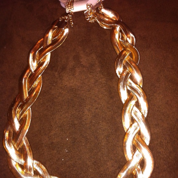 Costume jewelry-gold tone braided necklace