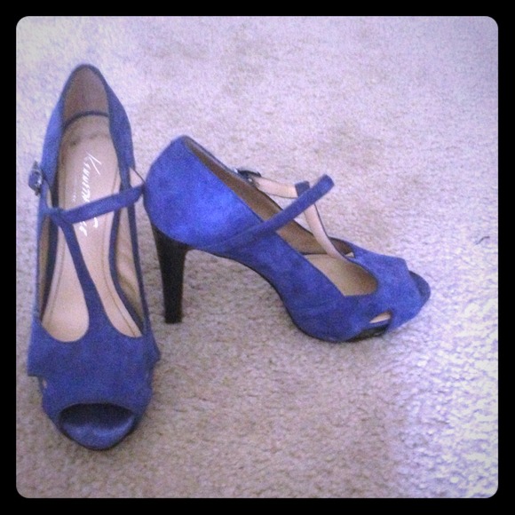 Kenneth Cole Blue Stilettos