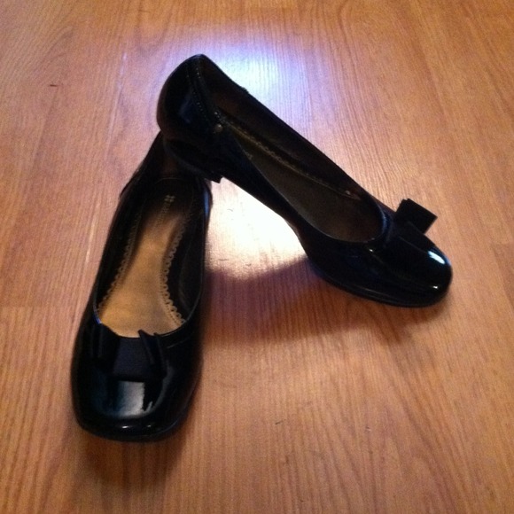 ❤Reserved/Black patent flats❤